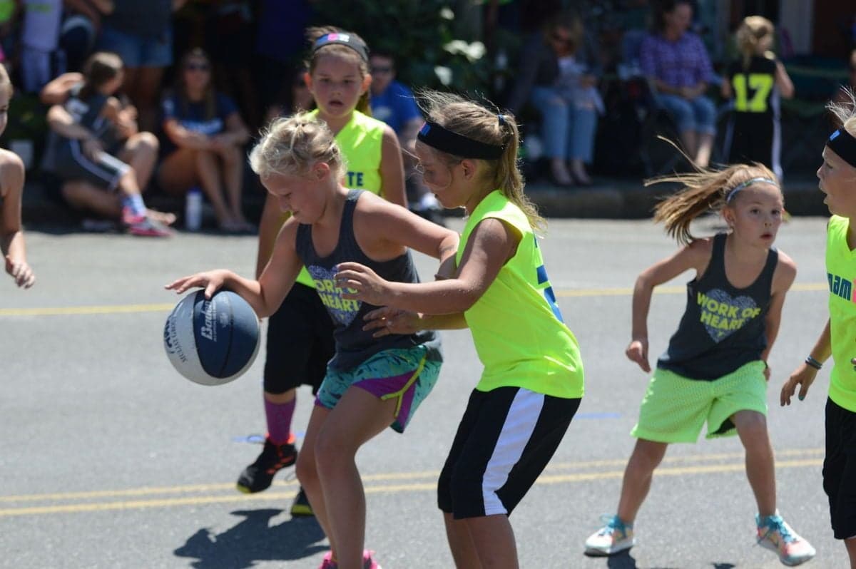 kids playing basketball